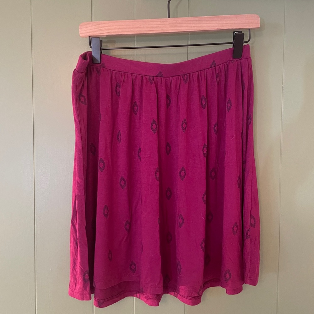 Old Navy magenta knit skirt